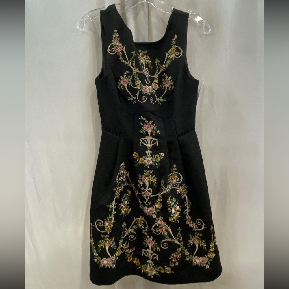 Oasis Black Sleeveless Midi Dress with Embroidered Floral Design    UK 8/US 10